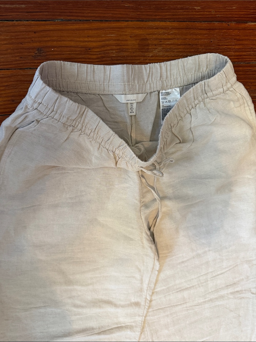 H&M Women's Linen Drawstring Pants in Light Cream - Picture 2 of 3